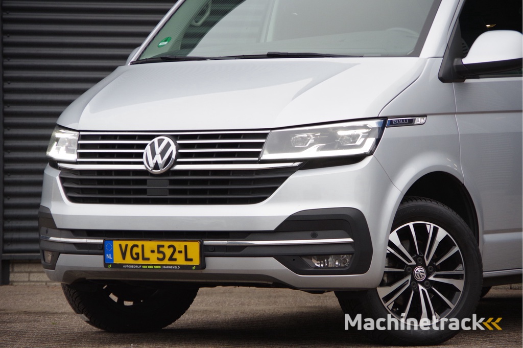 Volkswagen Transporter 2.0 TDI L2 BULLI, 150PK AUT. GLASSLOOK, LED, TREKHAAK, VIRTUAL, ADAPT. CRUISE, NAVI, AIRCO, PARKEERSENSOREN, CARPLAY, NL AUTO, NAP