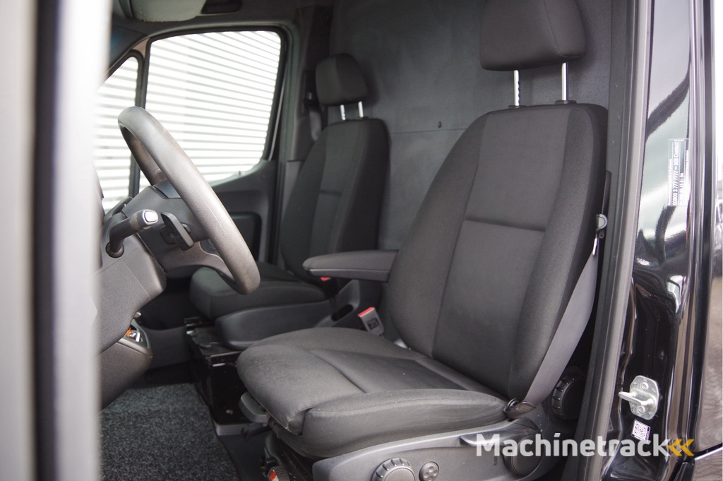Mercedes-Benz Sprinter 316 2.2 CDI L2H1 AUT. 2X SCHUIFDEUR, STANDKACHEL, CRUISE, CAMERA, STOELVERWARMING, CLIMA