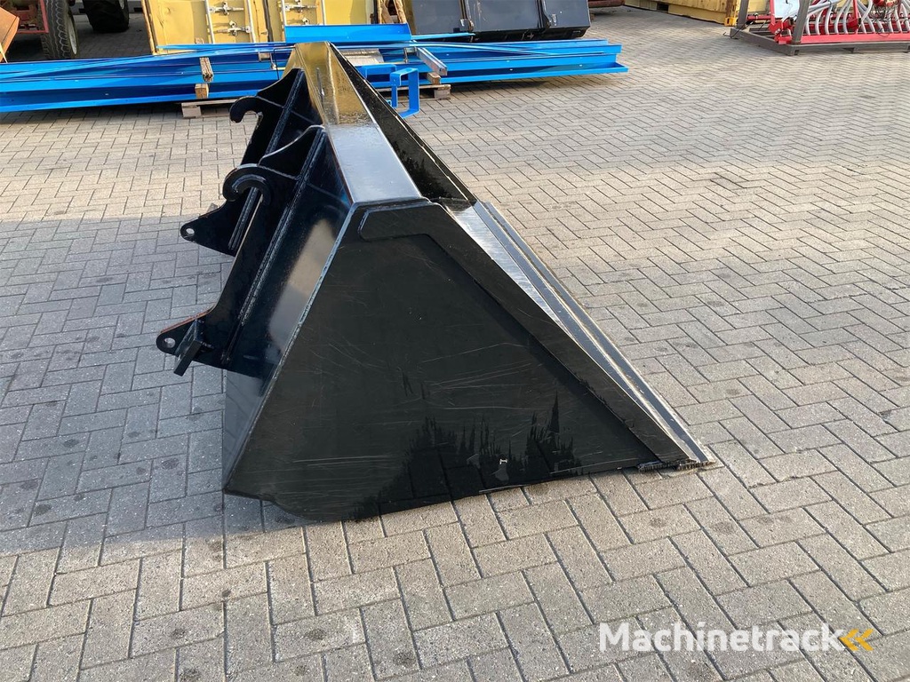 Volume bak 2500 breed, volume 1930L