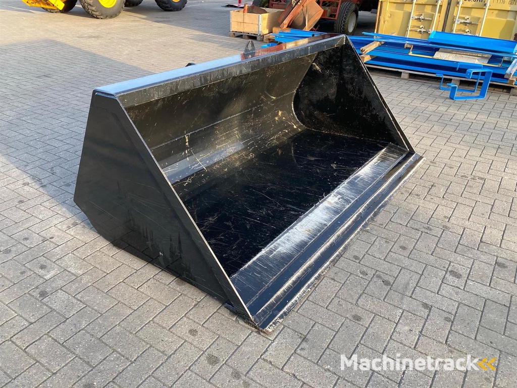 Volume bak 2500 breed, volume 1930L