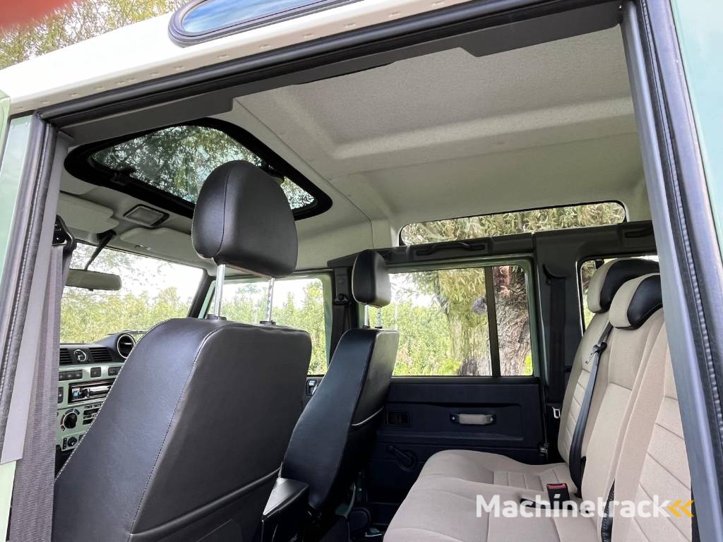 Land Rover Defender 110 HUE Heritage new unused 2016