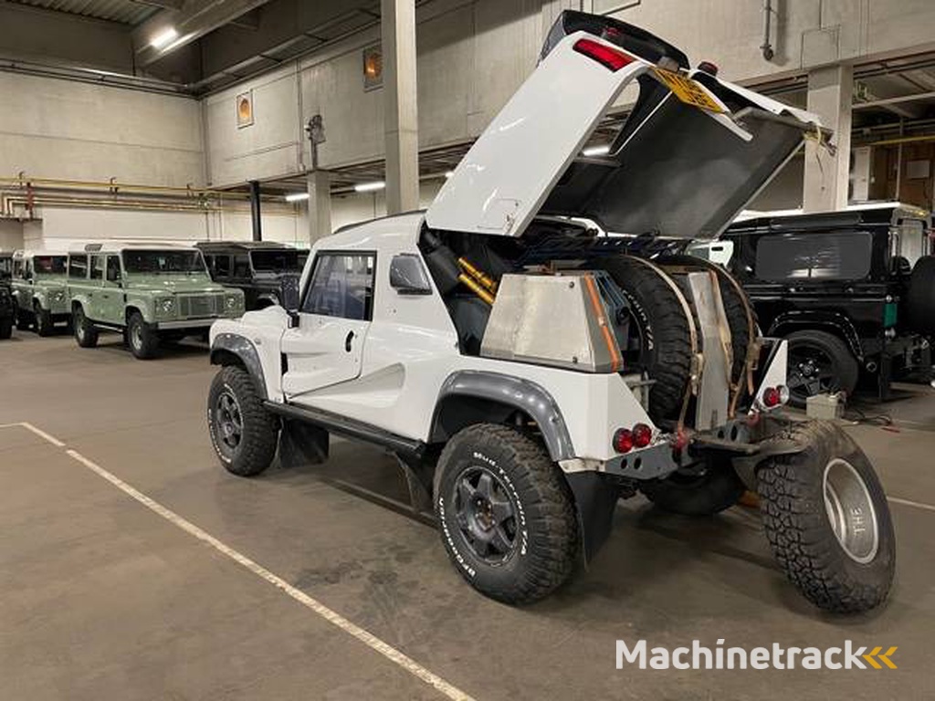 Land Rover Bowler Wild Cat Dakar with FIA gold pasport