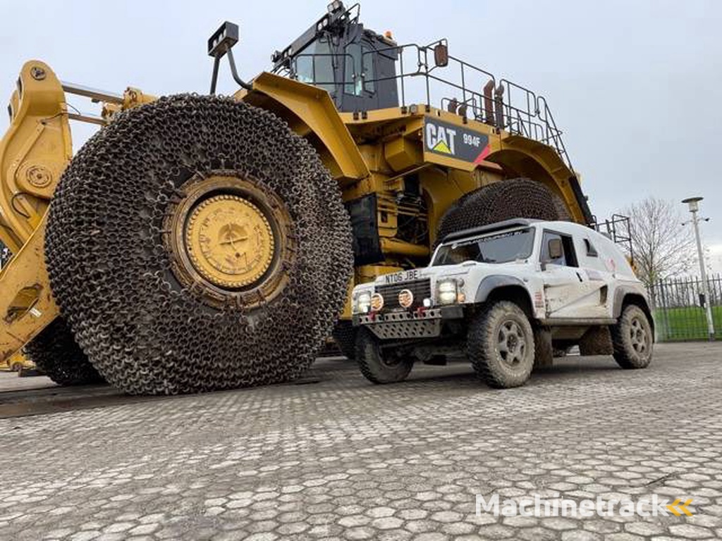Land Rover Bowler Wild Cat Dakar with FIA gold pasport