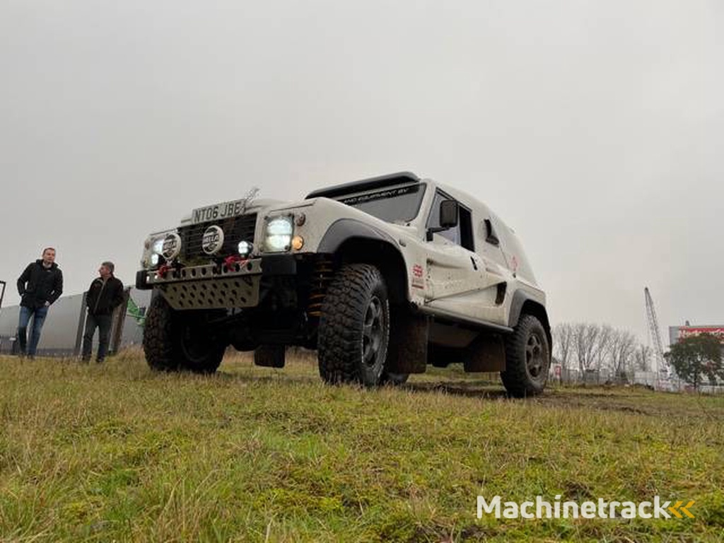 Land Rover Bowler Wild Cat Dakar with FIA gold pasport