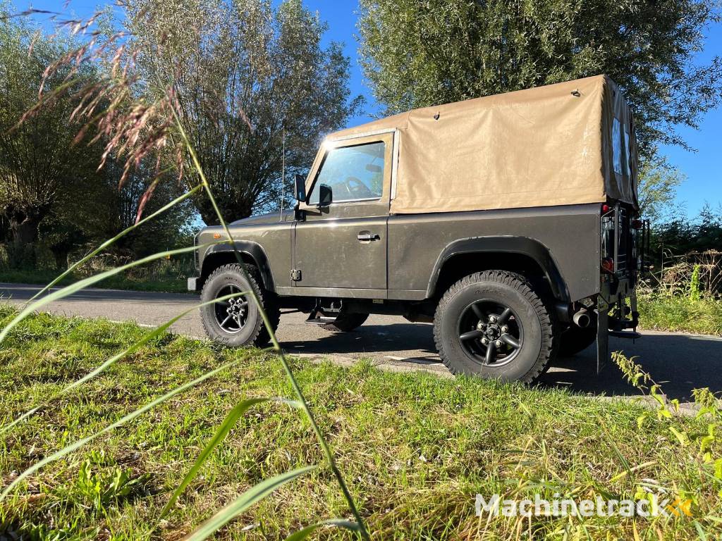 Land Rover Defender 90 iconic soft top year 2013
