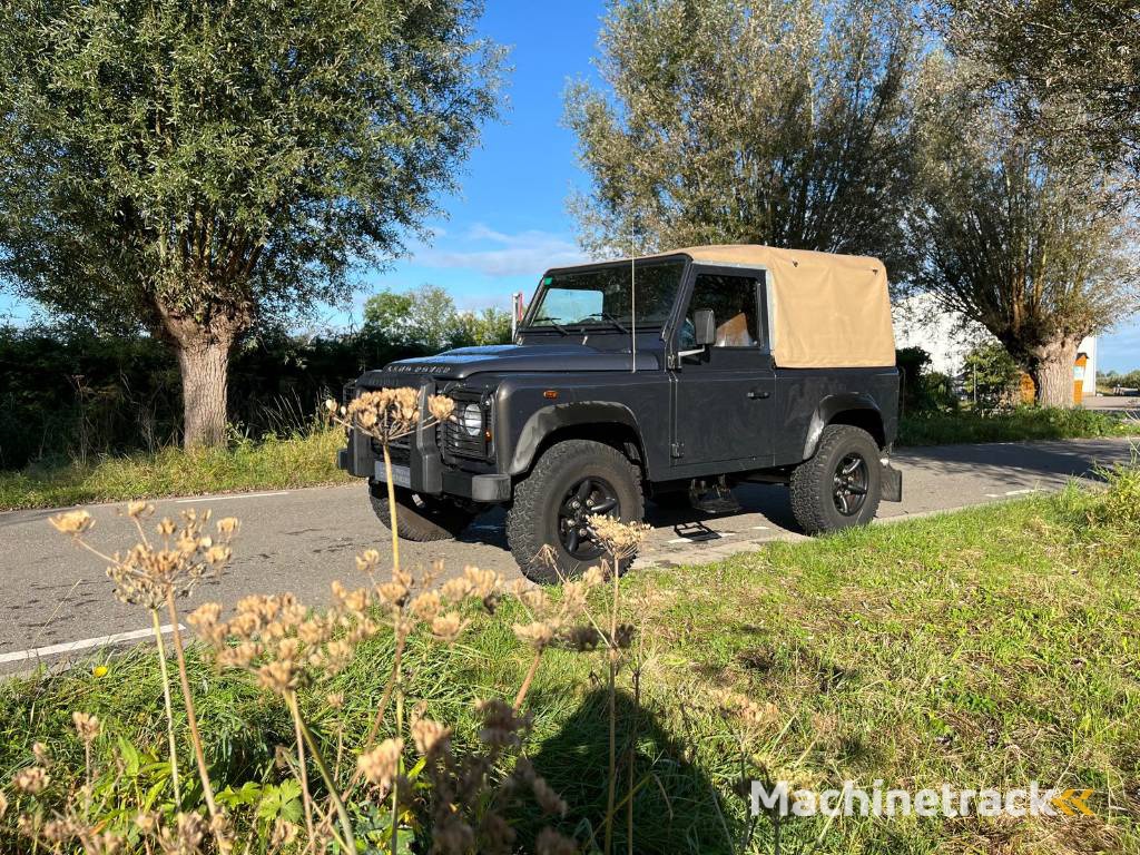 Land Rover Defender 90 iconic soft top year 2013