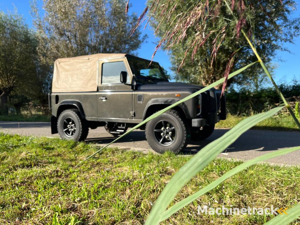 Land Rover Defender 90 iconic soft top year 2013