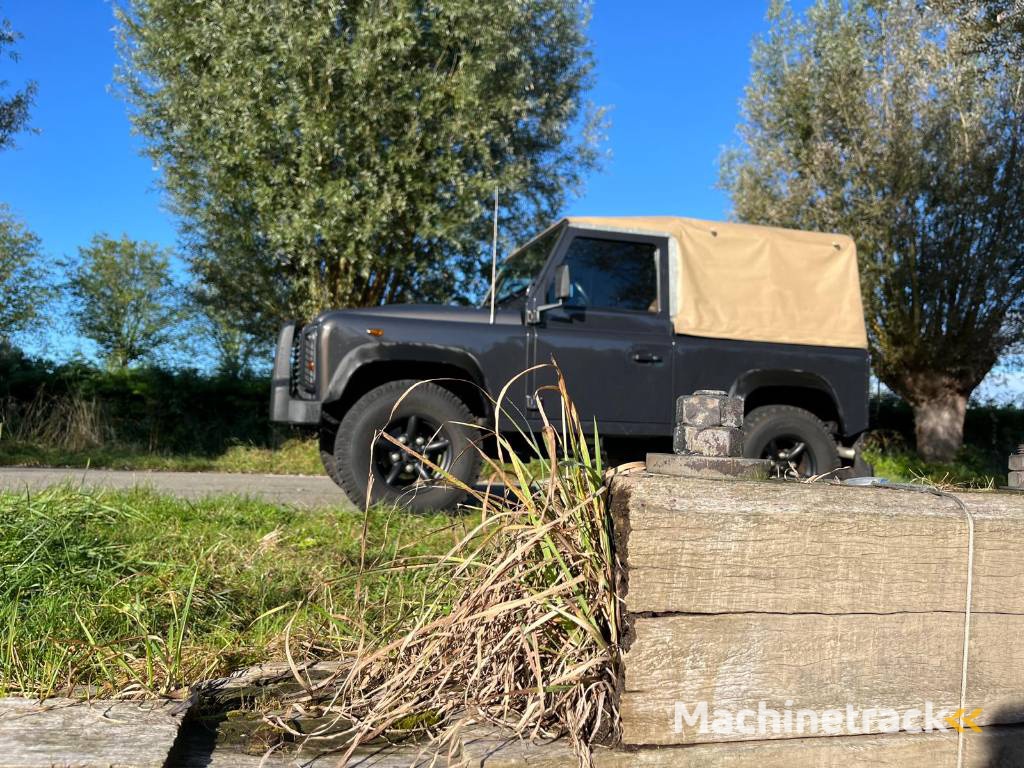 Land Rover Defender 90 iconic soft top year 2013