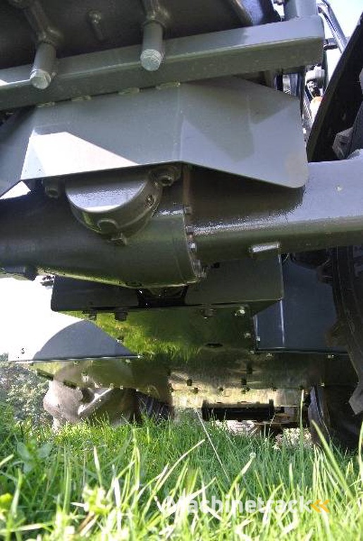 Valtra N-SERIE FORST SCHUTZ / FOREST PROTECTION