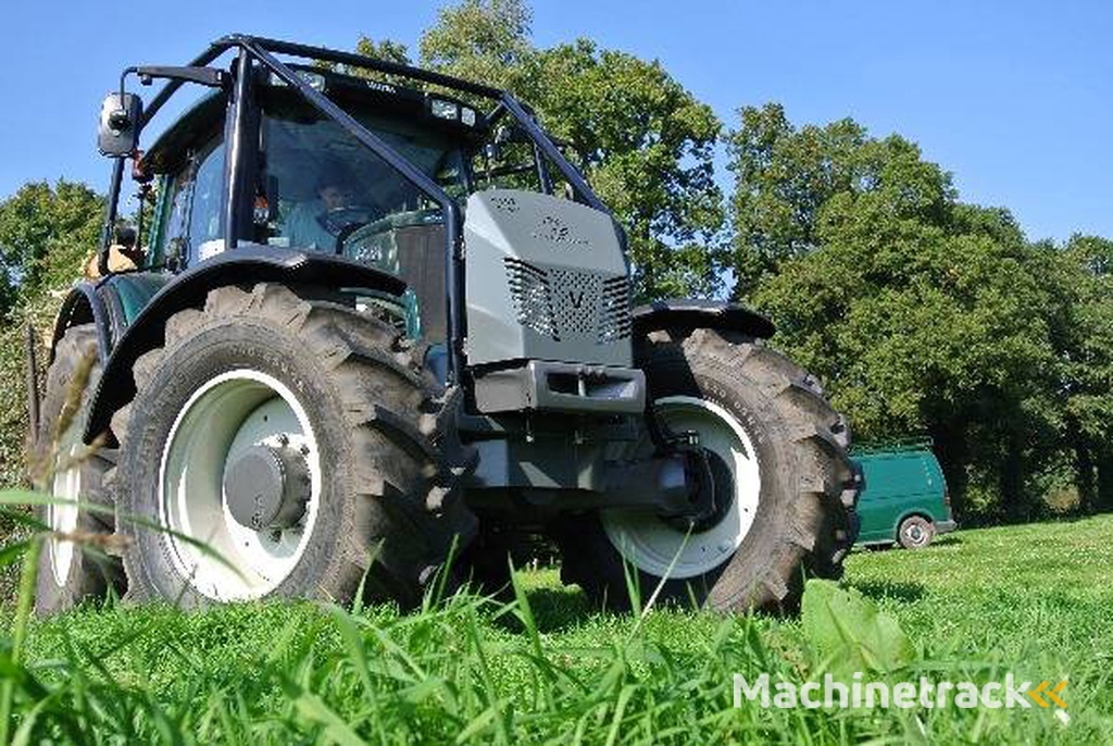 Valtra N-SERIE FORST SCHUTZ / FOREST PROTECTION