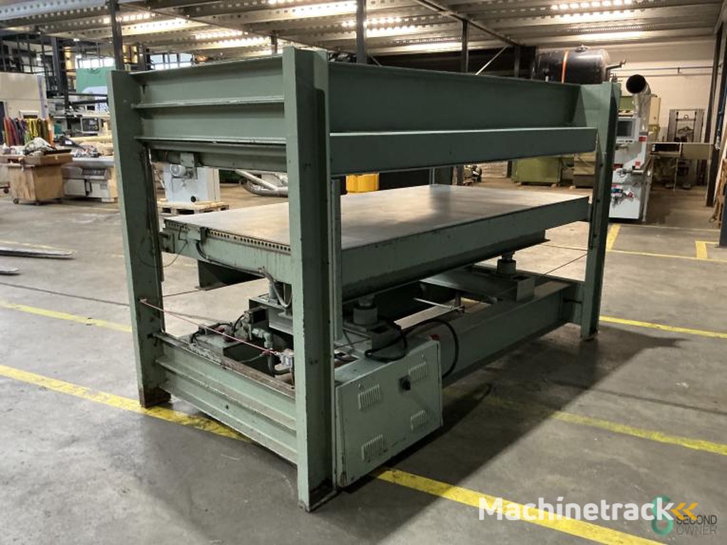 Fineerpersen Italpresse MEC B 4 1984