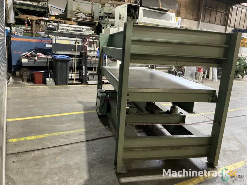 Fineerpersen Italpresse MEC B 4 1984