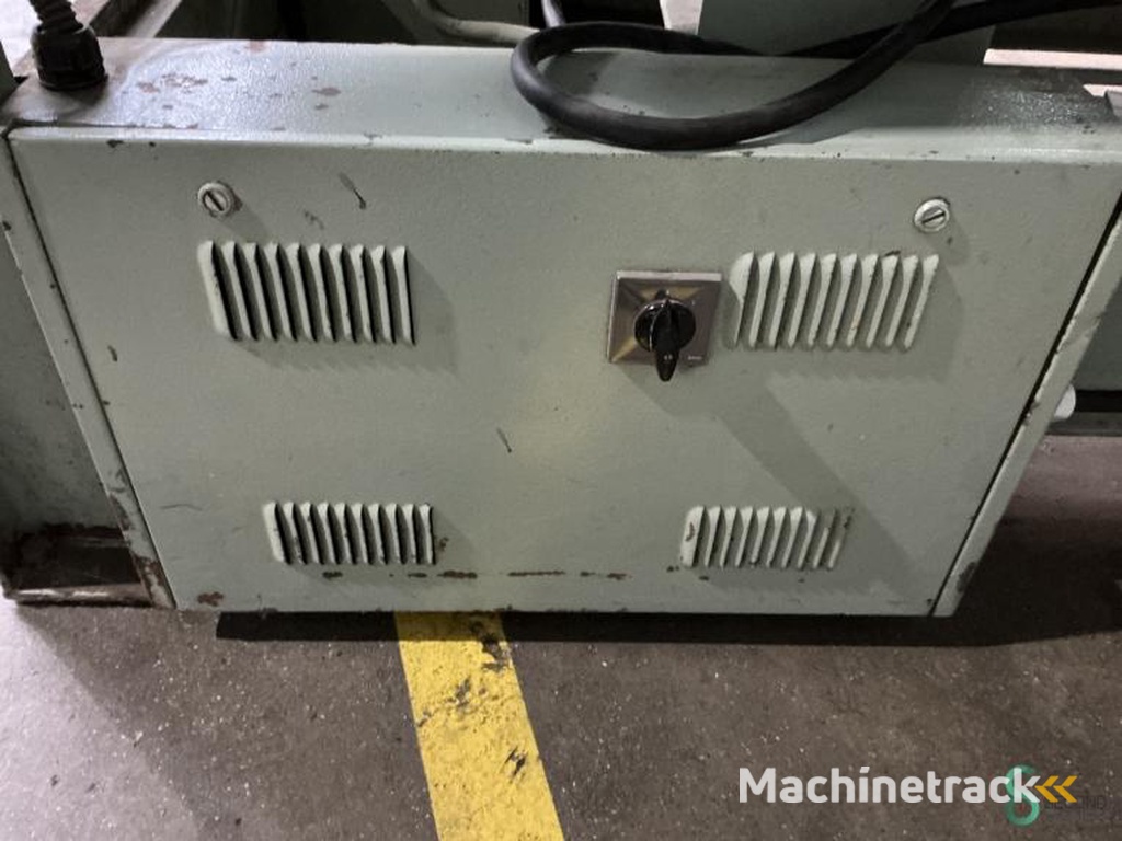 Fineerpersen Italpresse MEC B 4 1984