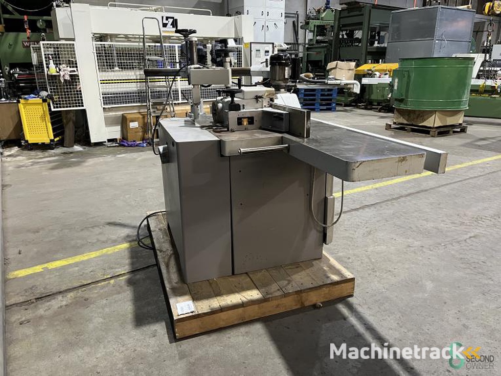 Tafelfrezen/spindelfrezen Casadei F 222L 2006