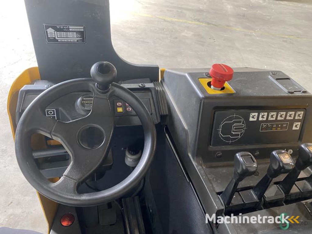 Reachtrucks Elektrisch Jungheinrich ETV Q25 2000