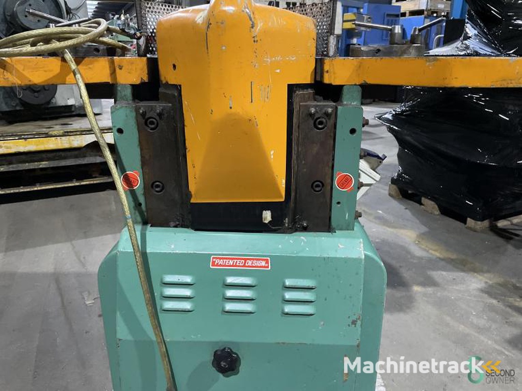 Ausklinkmaschinen Comaca 200x3mm