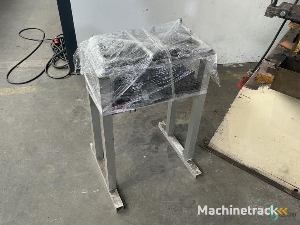 Stanz- und Schneidmaschinen Geka Hydracrop 70-S