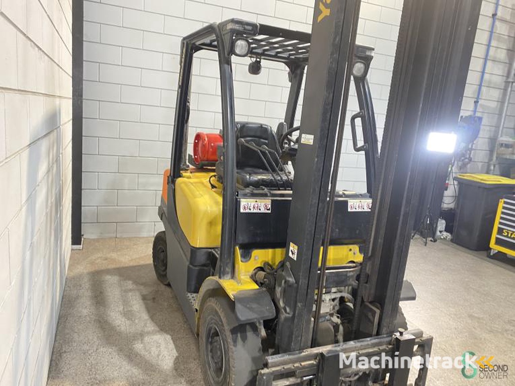 Forklifts LPG Yale GLP 25 VX 2013