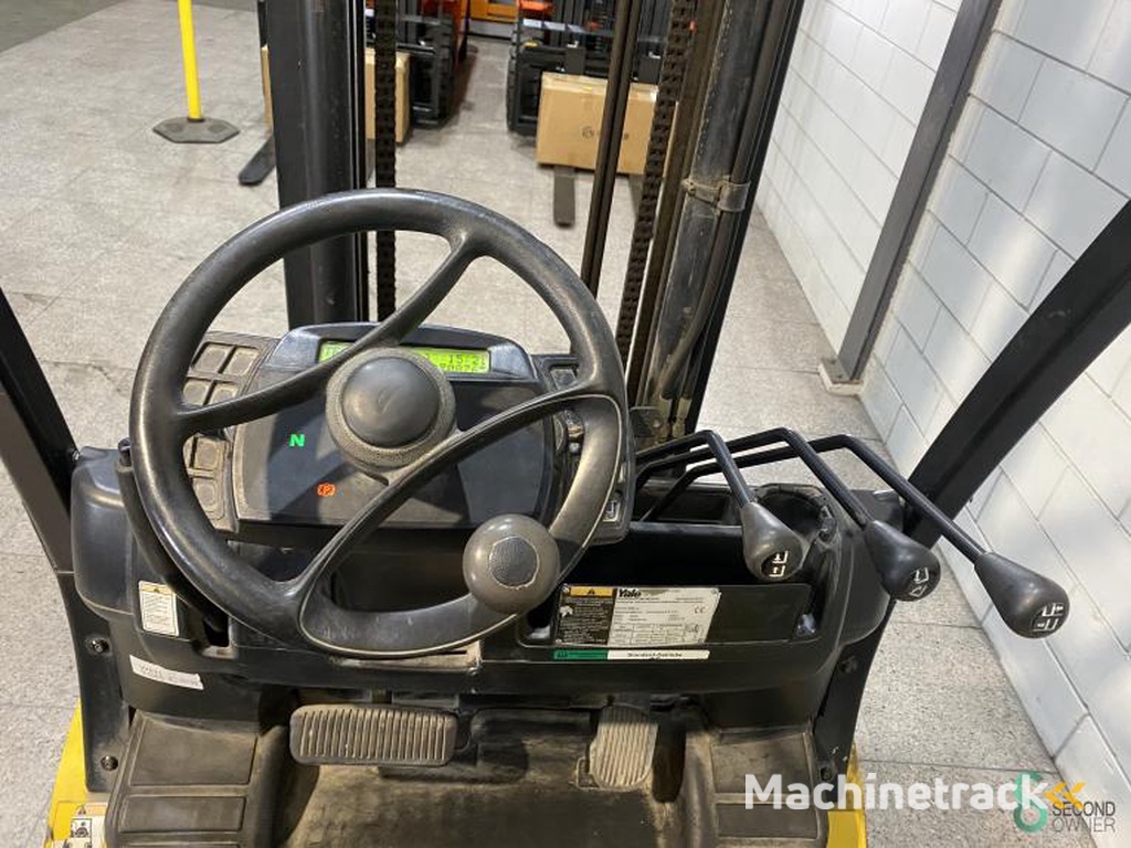 Forklifts LPG Yale GLP 25 VX 2013