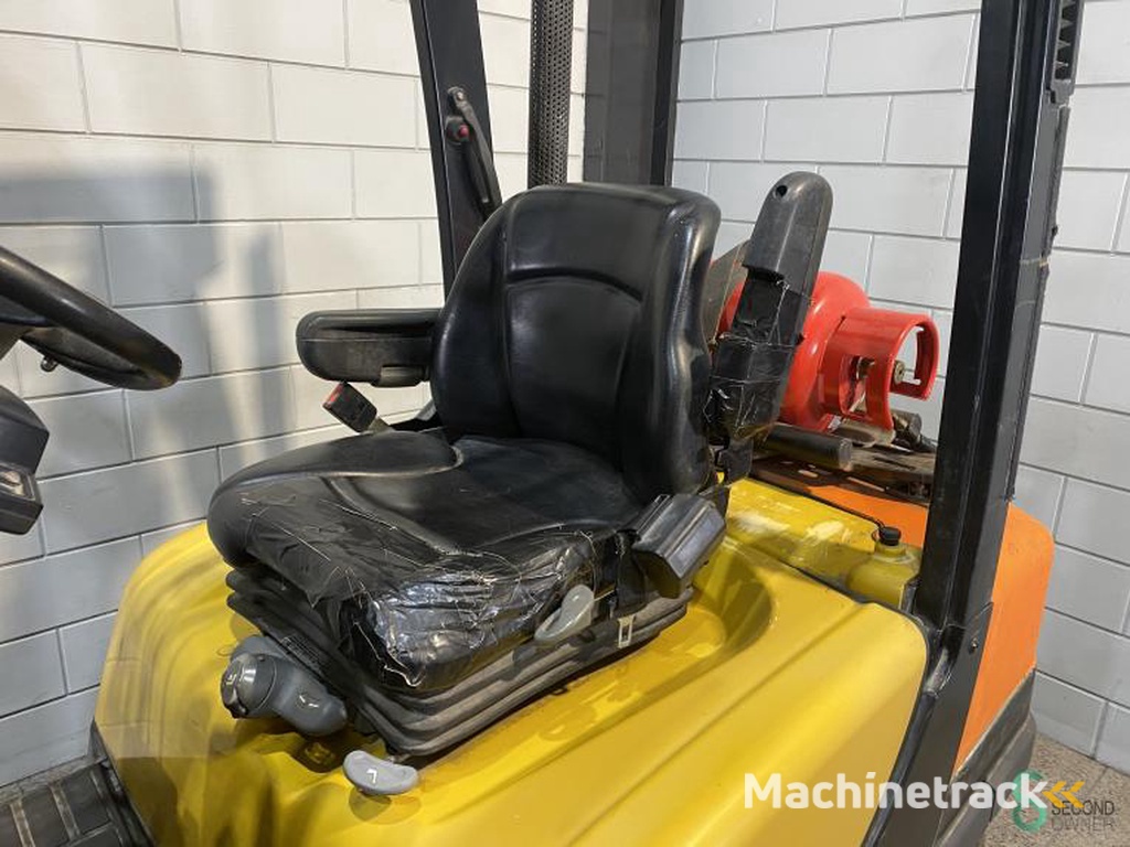 Forklifts LPG Yale GLP 25 VX 2013