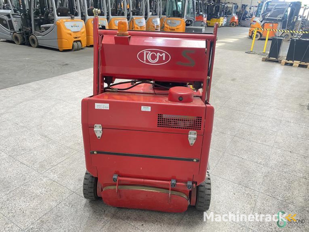 Cleaning Machines Electric RCM R703 2004