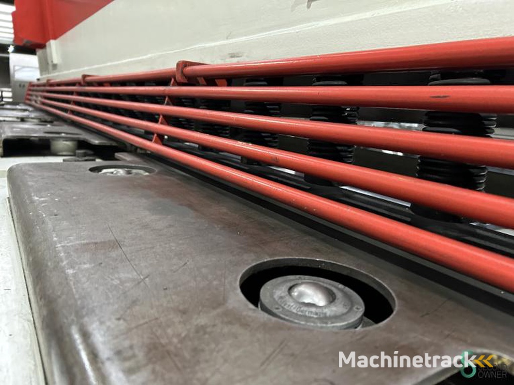 Plaatscharen Bystronic Beyeler C4100-10 1992