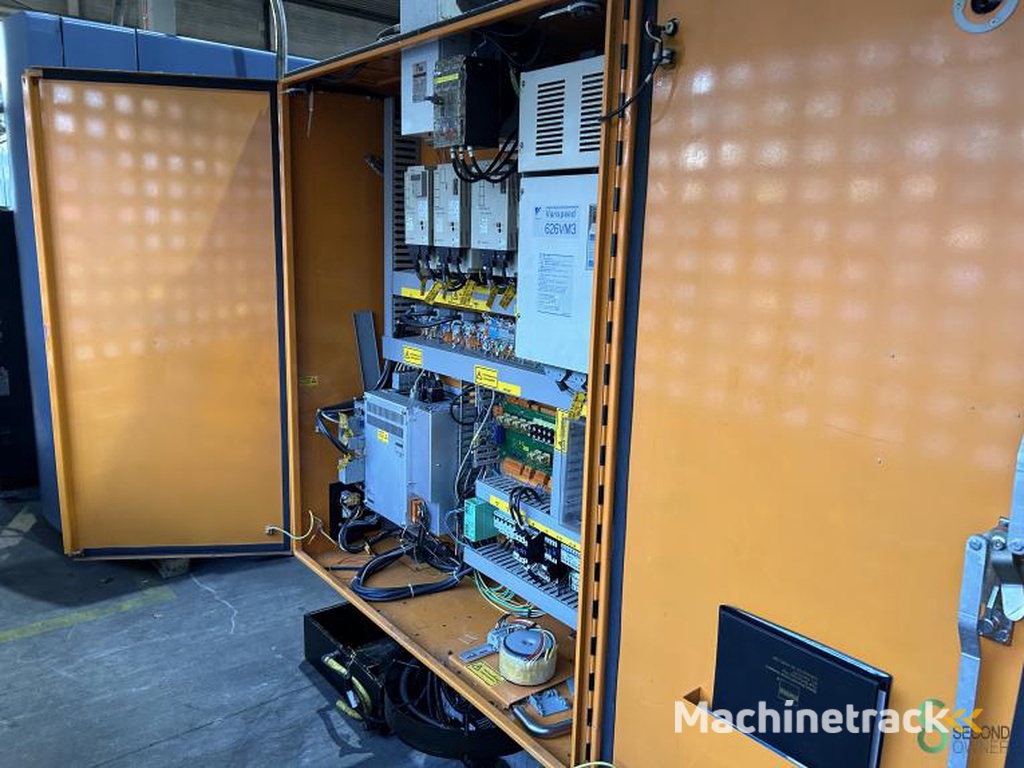 Freesmachines universeel Hurco BMC 4020