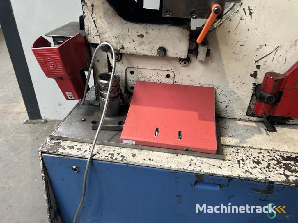 Pons-knipmachines Mubea KBLH1000
