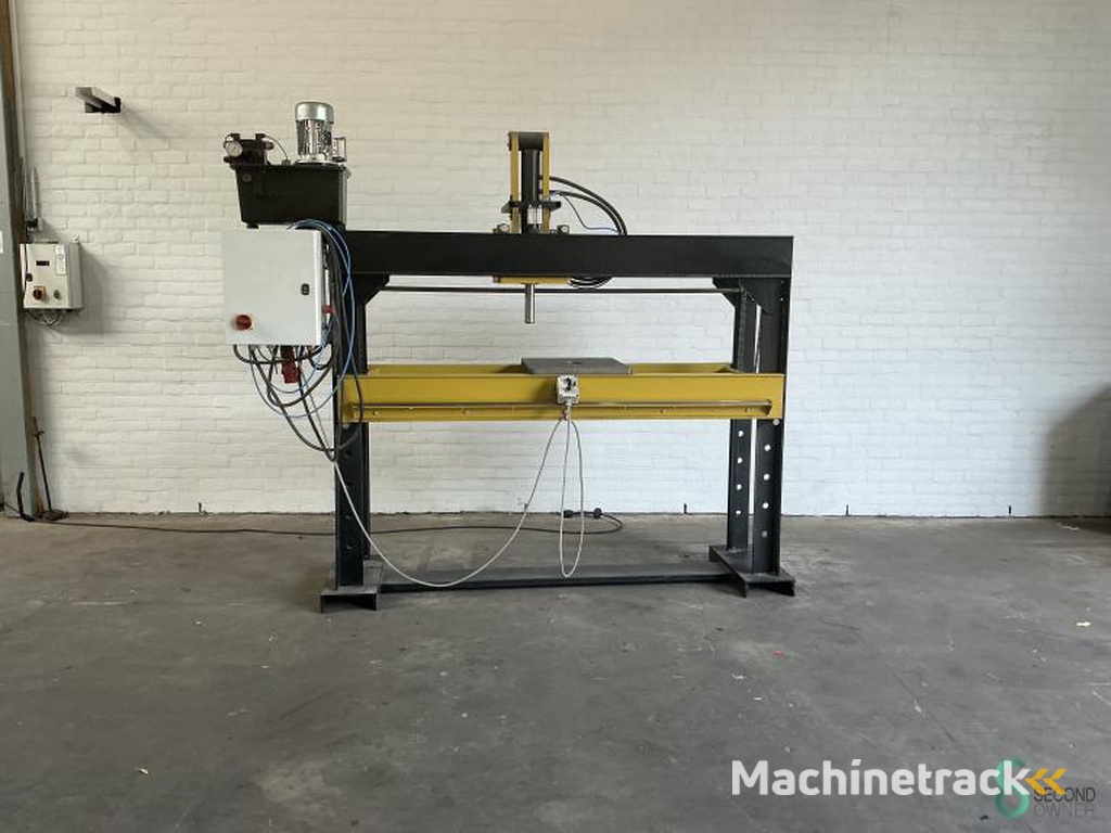 Hydraulic presses Rexroth