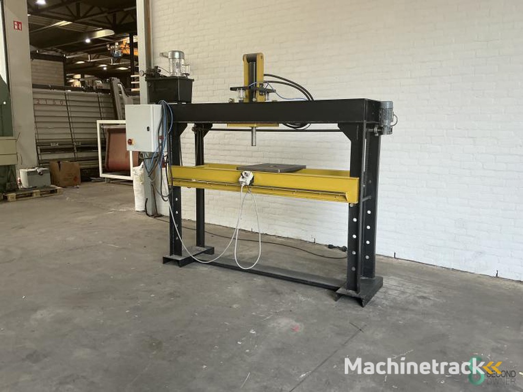 Hydraulic presses Rexroth