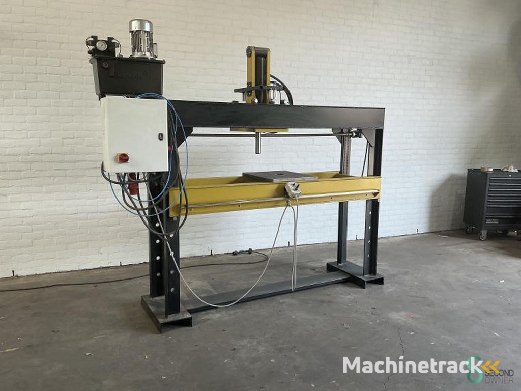 Hydraulic presses Rexroth