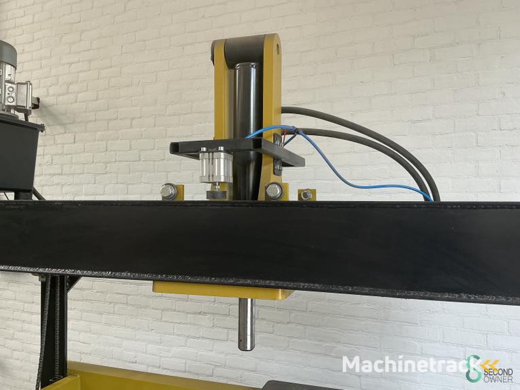 Hydraulic presses Rexroth