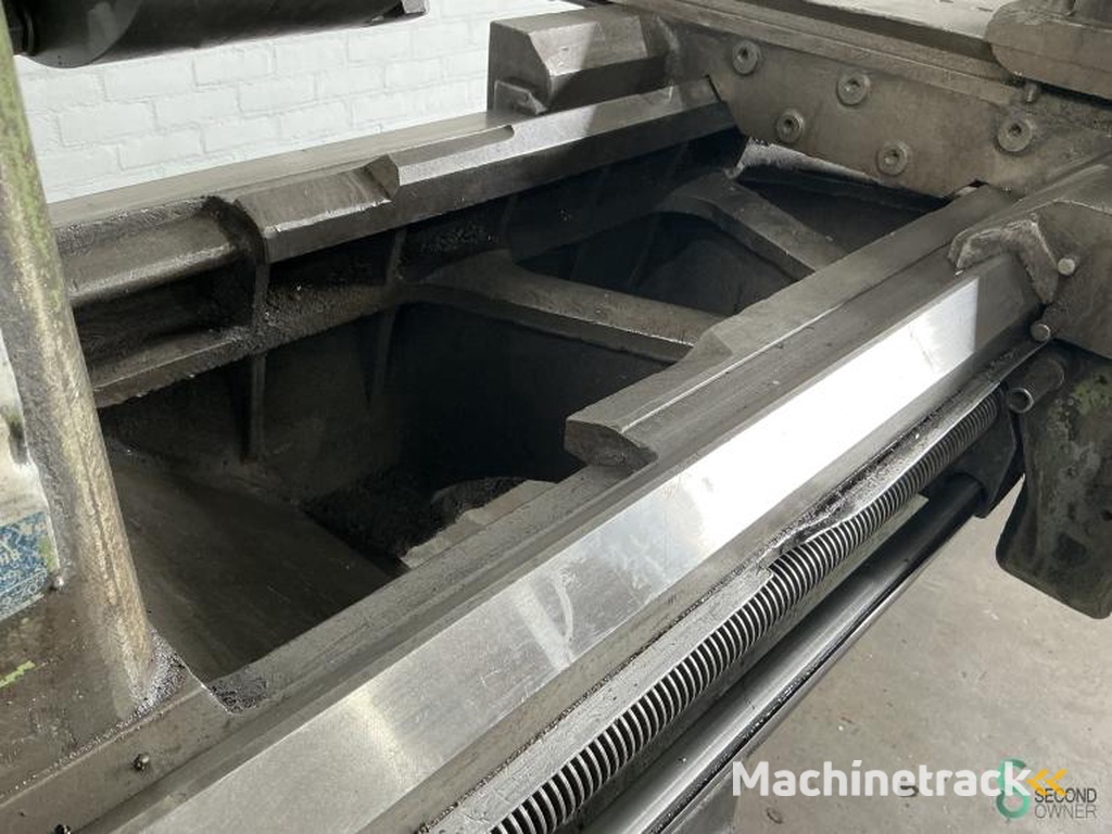 Horizontal lathes Cazeneuve HB 36, 660x2000mm 1970