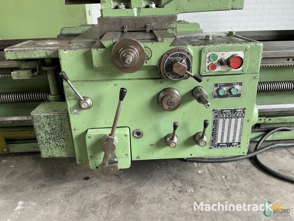Horizontal lathes TOS SU 100 x 3000