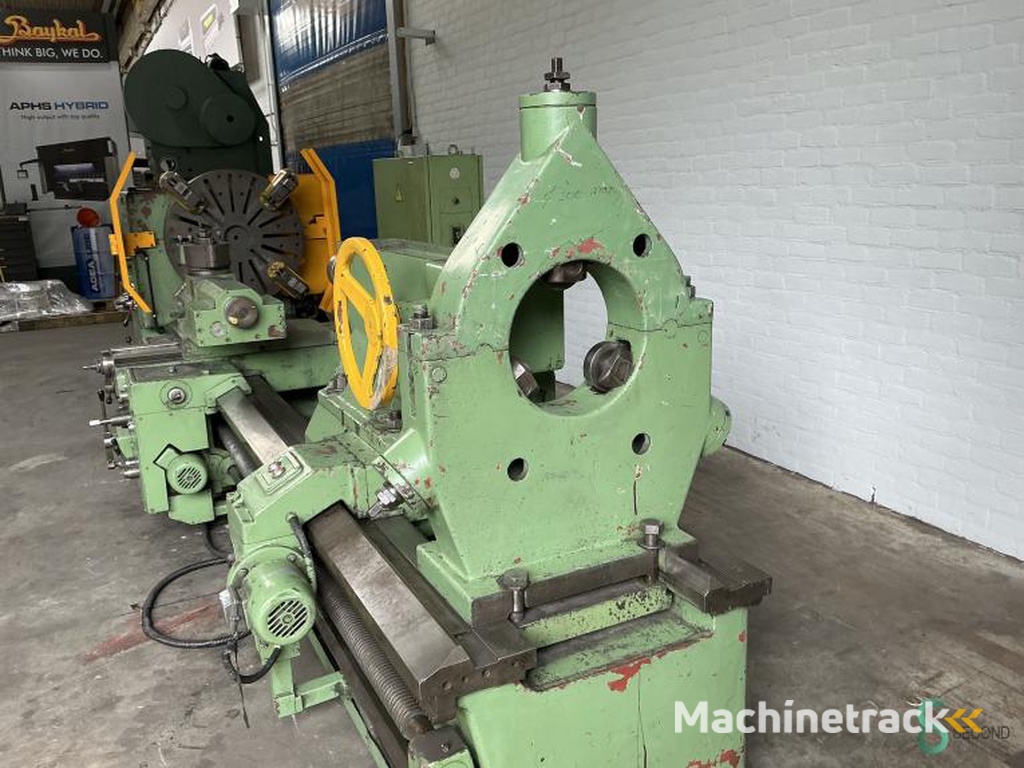 Horizontal lathes TOS SU 100 x 3000