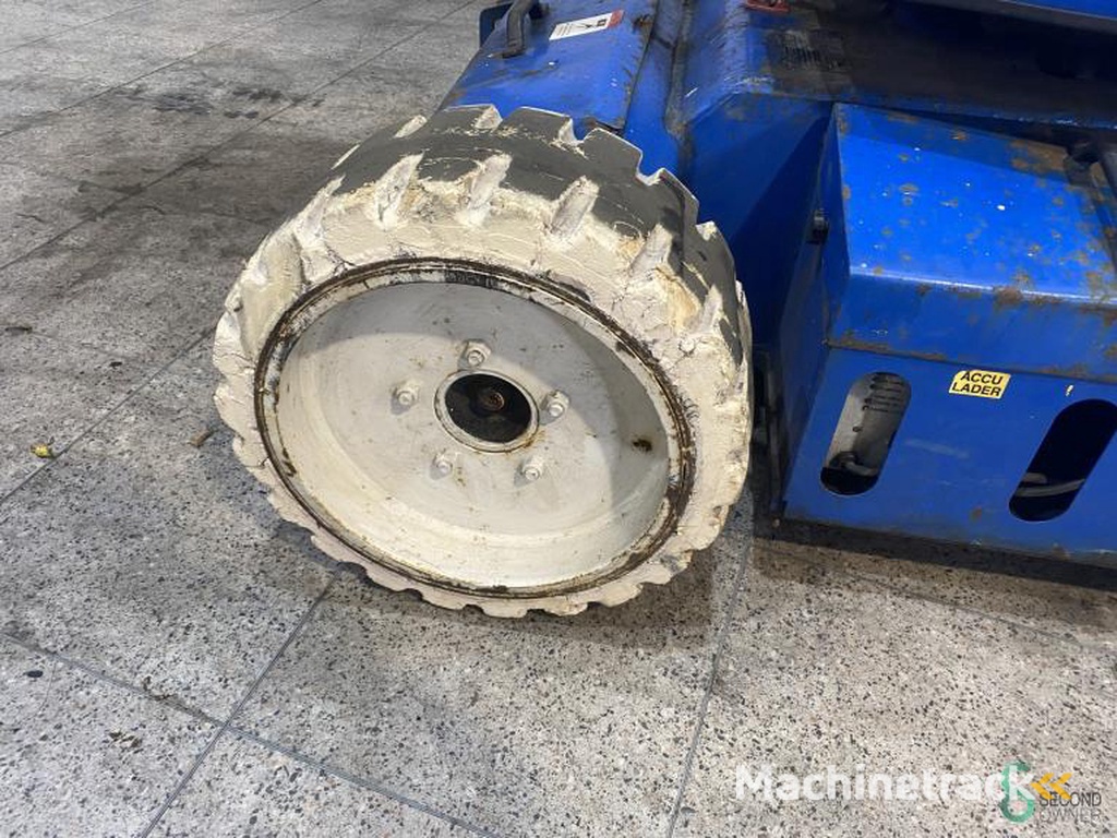 Knikarmhoogwerker Upright AB38 2005