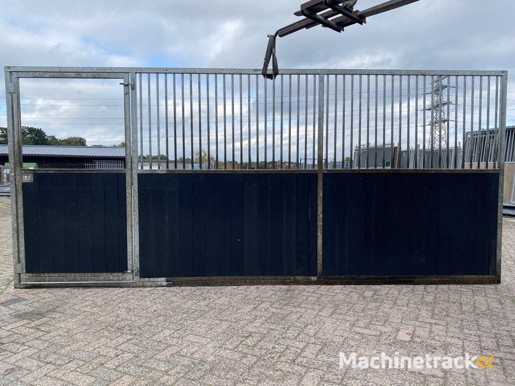 paardenboxen 1 x 5 meter 2 x 4 meter breed.