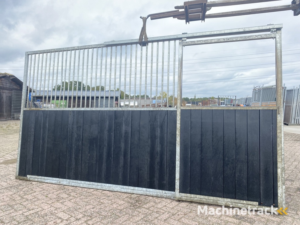 paardenboxen 1 x 5 meter 2 x 4 meter breed.