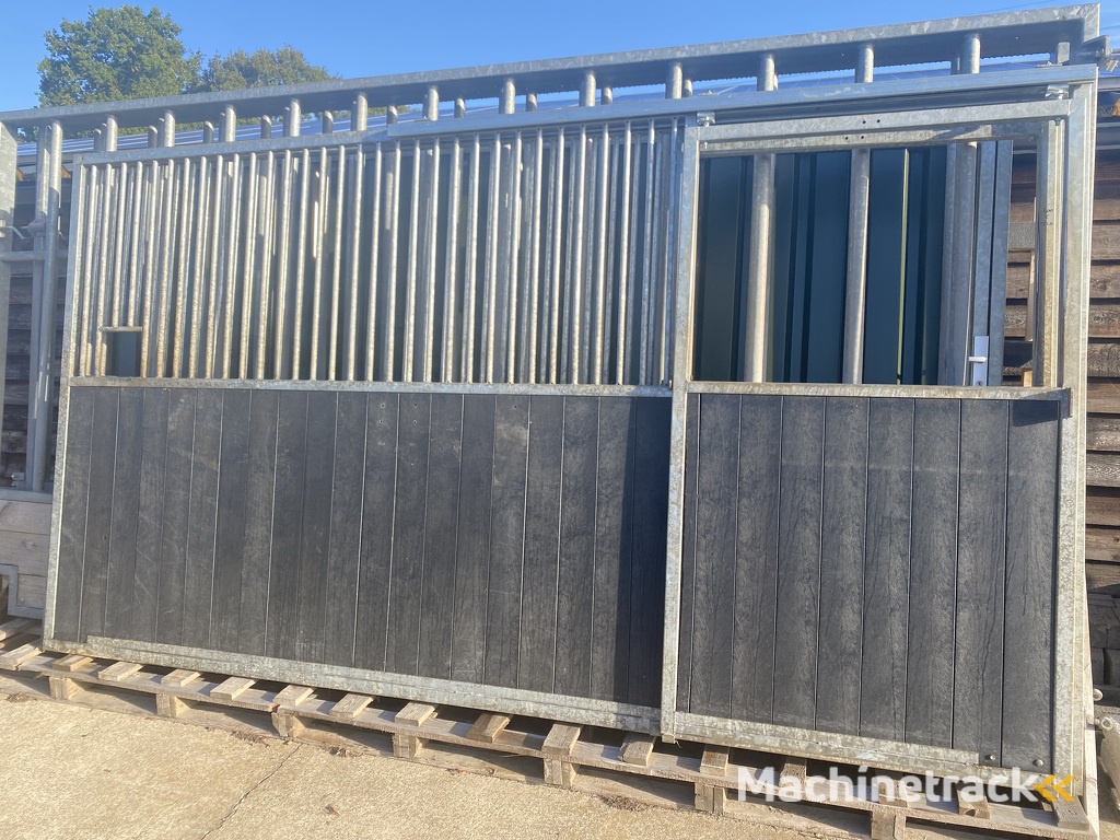 paardenboxen 1 x 5 meter 2 x 4 meter breed.