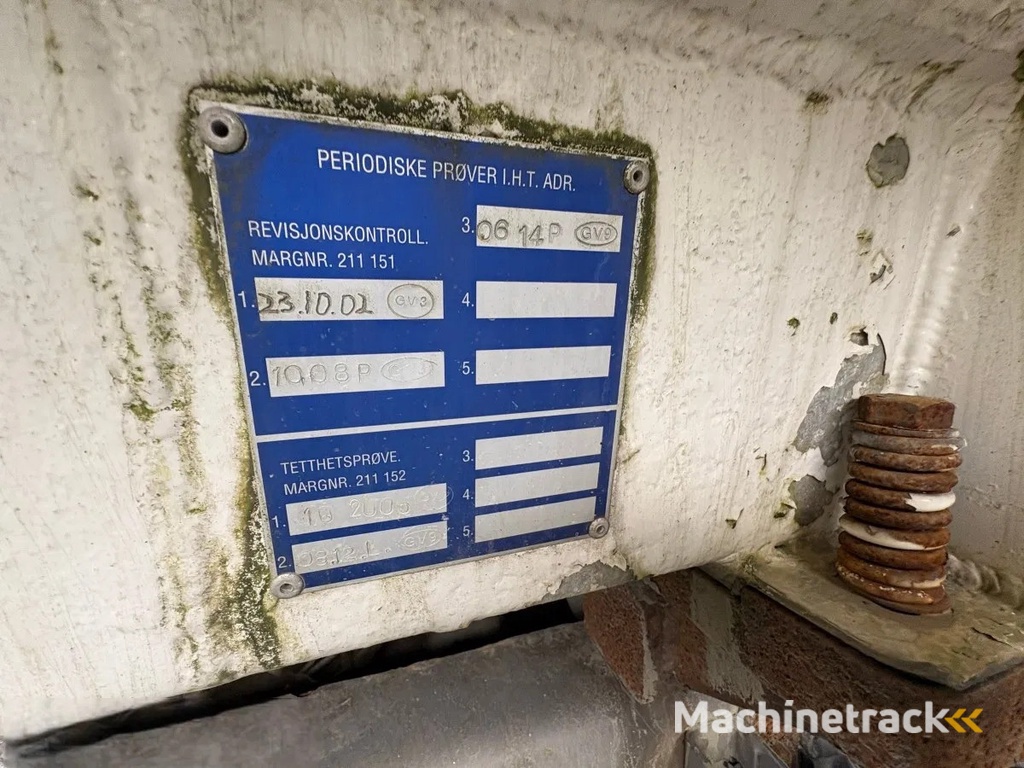 Volvo FL 7 Volvo FL7 285 Fuel tanker 4x2