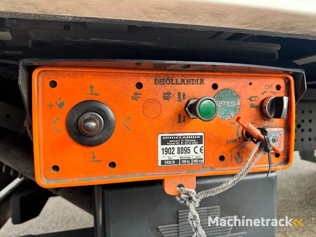 Mercedes-Benz Antos 1833 4X2 2019 BAK 9.5m DHOLLANDIA