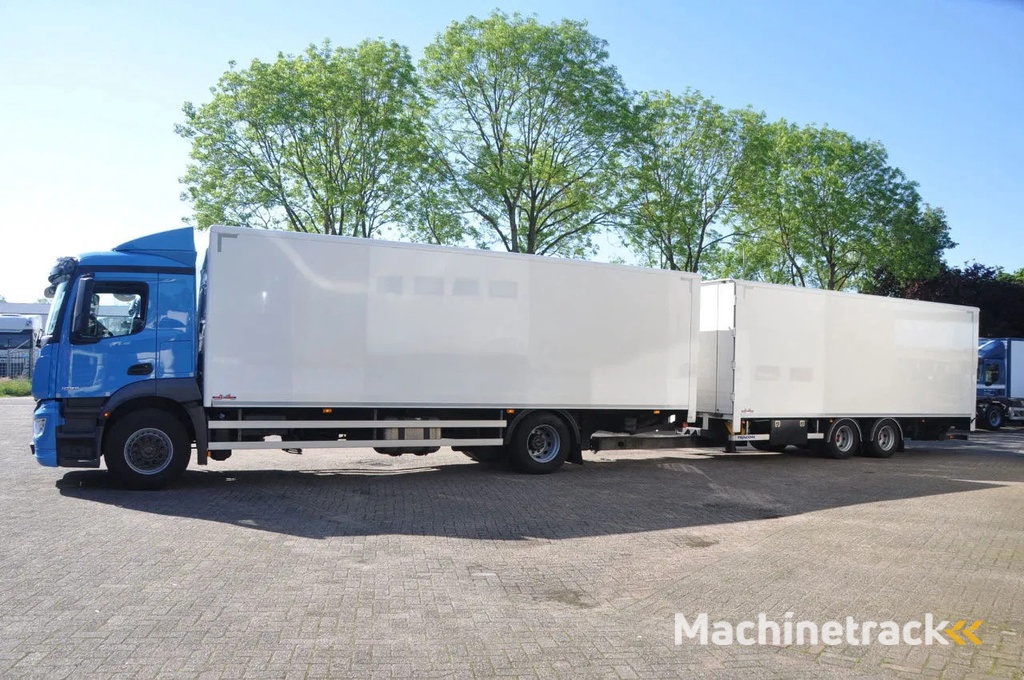 Mercedes-Benz Antos 1933 DOORLAAD-COMBI 300.773km NL-TRUCK