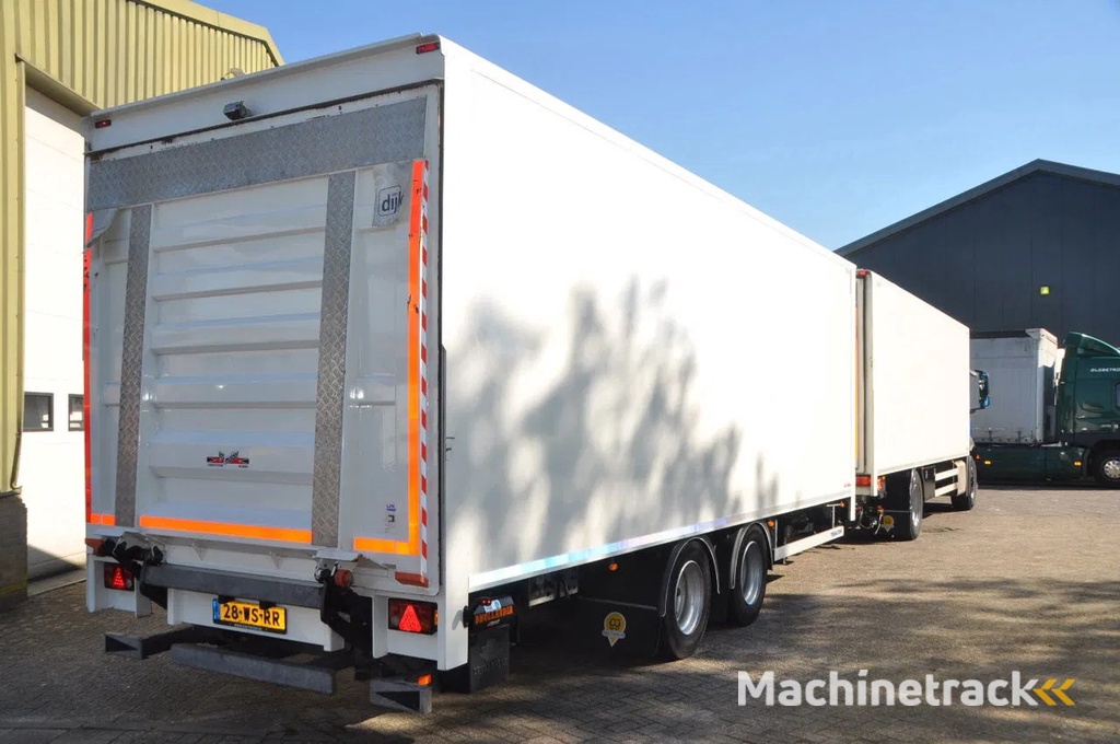 Mercedes-Benz Antos 1933 DOORLAAD-COMBI 300.773km NL-TRUCK