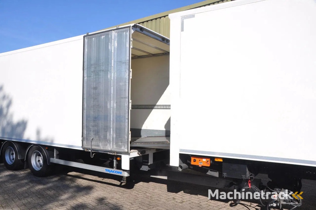 Mercedes-Benz Antos 1933 DOORLAAD-COMBI 300.773km NL-TRUCK