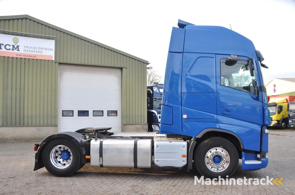 Volvo FH 420 4X2 ADR EX/II FL OX AT PTO+COMPRESSOR iPARKCOOL