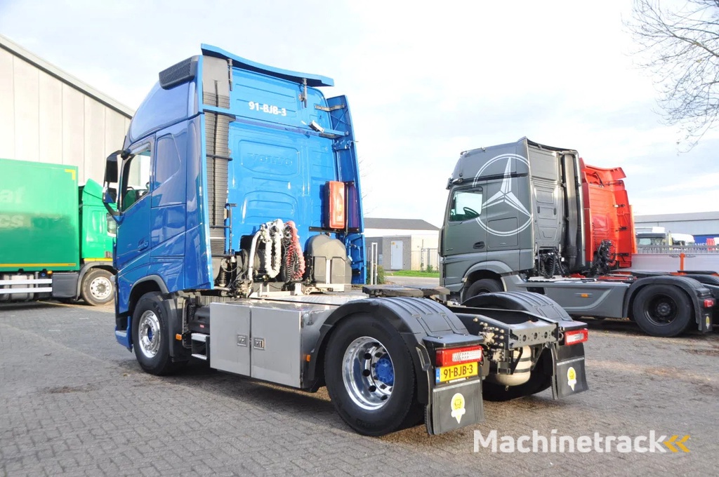 Volvo FH 420 4X2 ADR EX/II FL OX AT PTO+COMPRESSOR iPARKCOOL