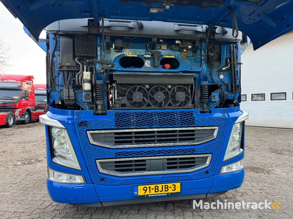 Volvo FH 420 4X2 ADR EX/II FL OX AT PTO+COMPRESSOR iPARKCOOL
