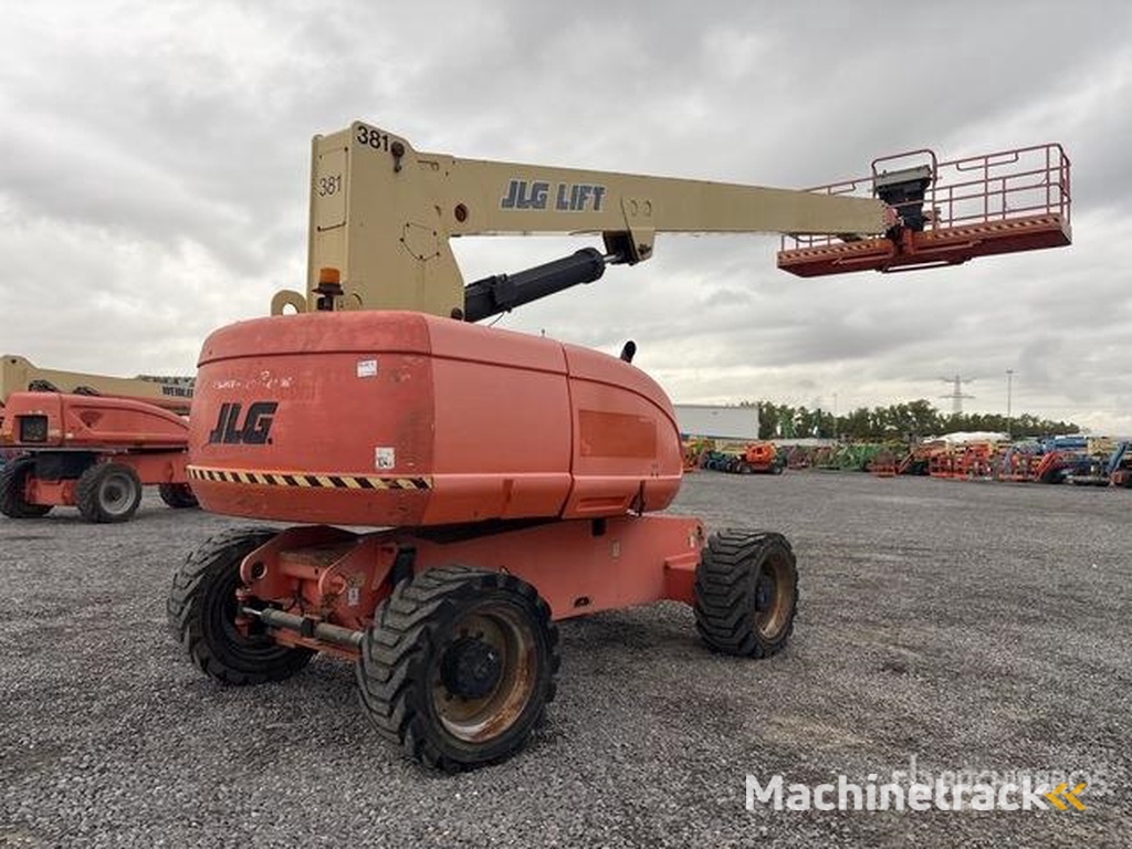JLG 680S