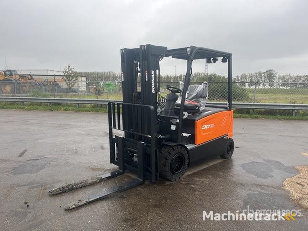 Doosan B30X-7 PLUS