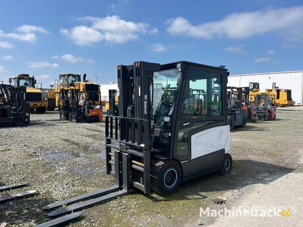 Doosan B30X-7 PLUS